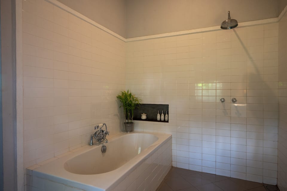 Shower, free toiletries, bathrobes, slippers