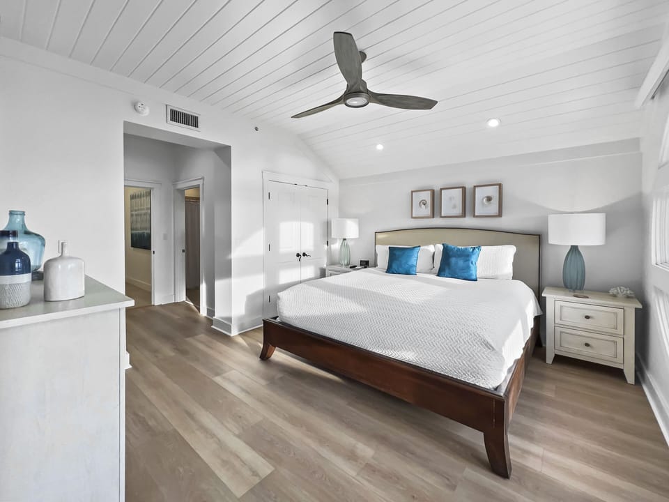 Views From Above | King Suite | Sleeps 2
