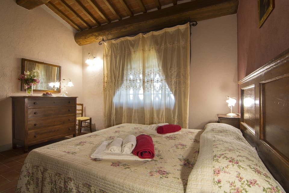 Apartment, 1 Bedroom, Smoking, Pool Access | 1 bedroom, bed sheets
