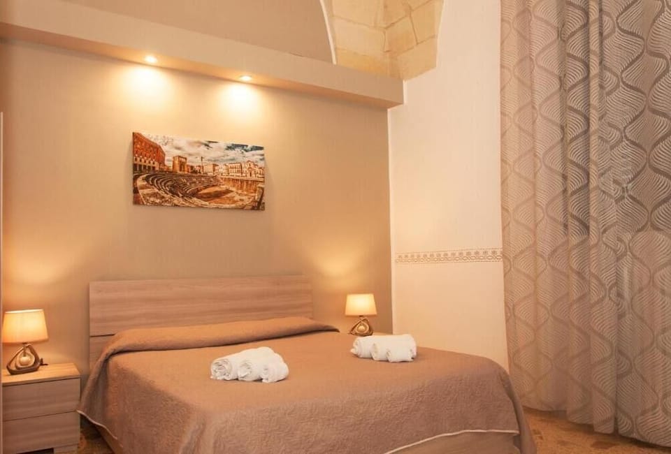 Desk, cribs/infant beds, free WiFi, bed sheets
