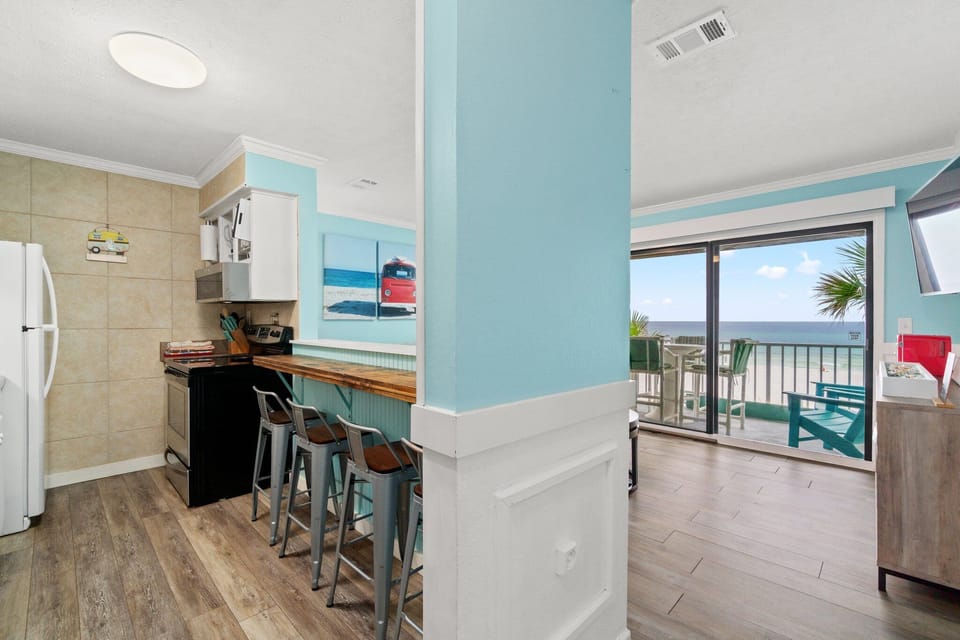 "The place is well-stocked, clean, tastefully decorated with a beach theme.  It is spacious, has a washer and dryer, tub and shower, plus the view to die for!" -Terry W.