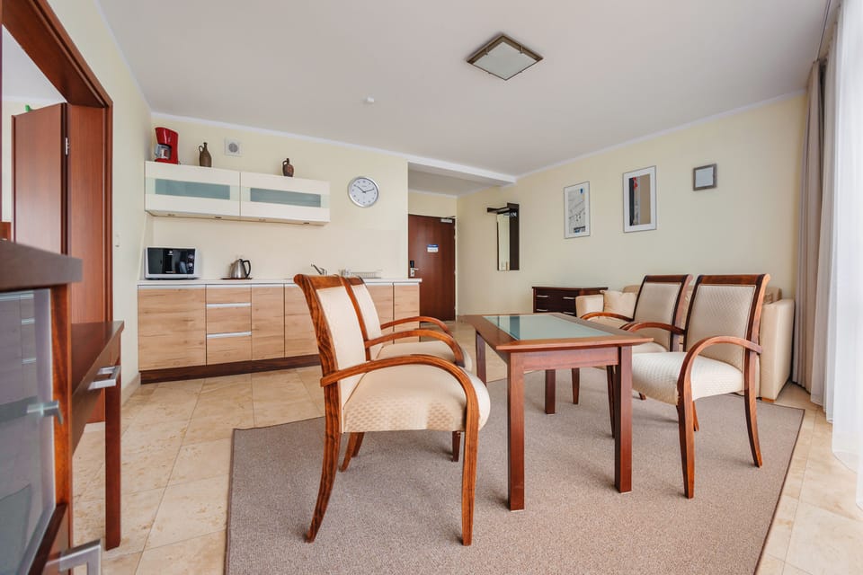 Apartment (29) | Living room | Flat-screen TV