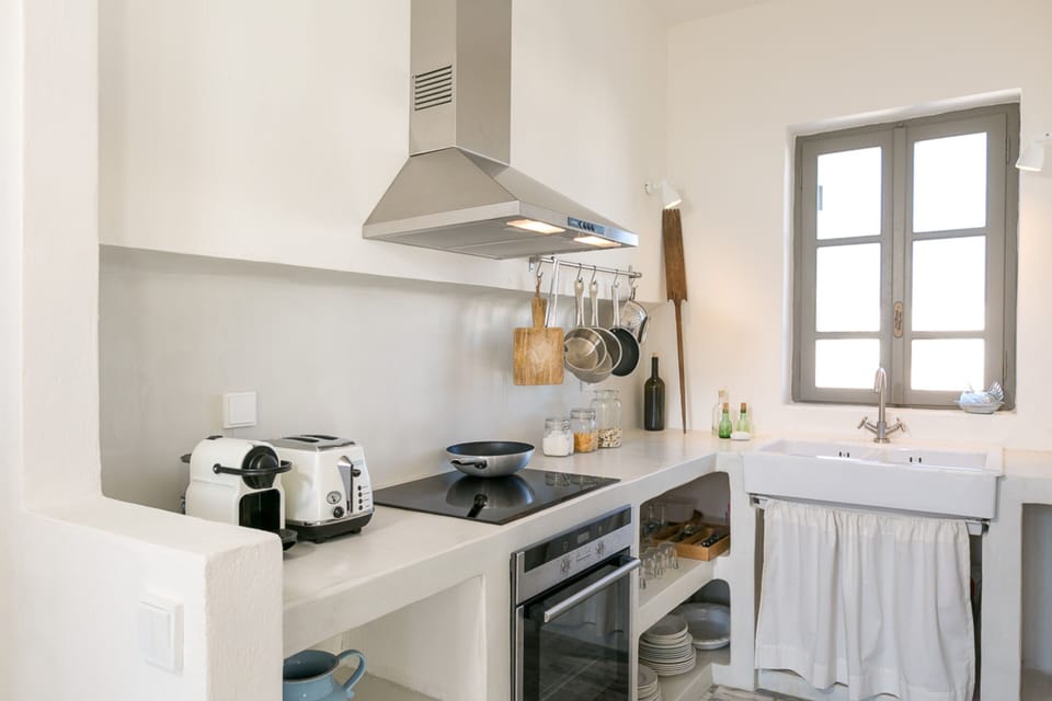 Captain's House | Private kitchen | Fridge, electric kettle