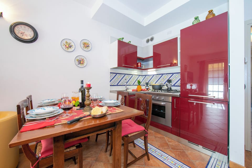 Family Apartment, Multiple Bedrooms (Casa Emma with Pool) | Dining