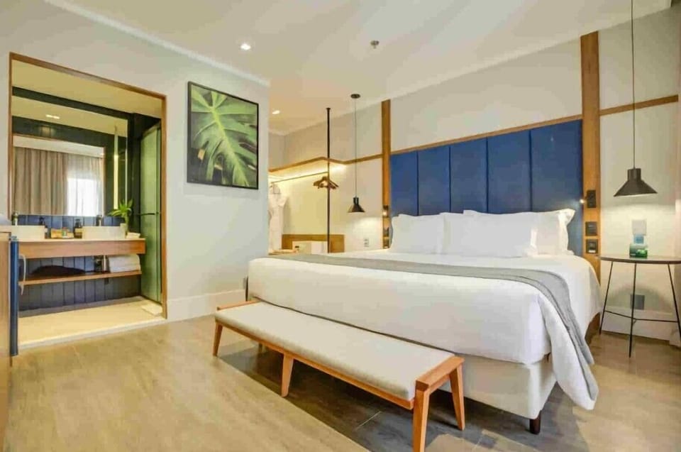 Luxury Room, Balcony | 1 bedroom, minibar, in-room safe, blackout drapes