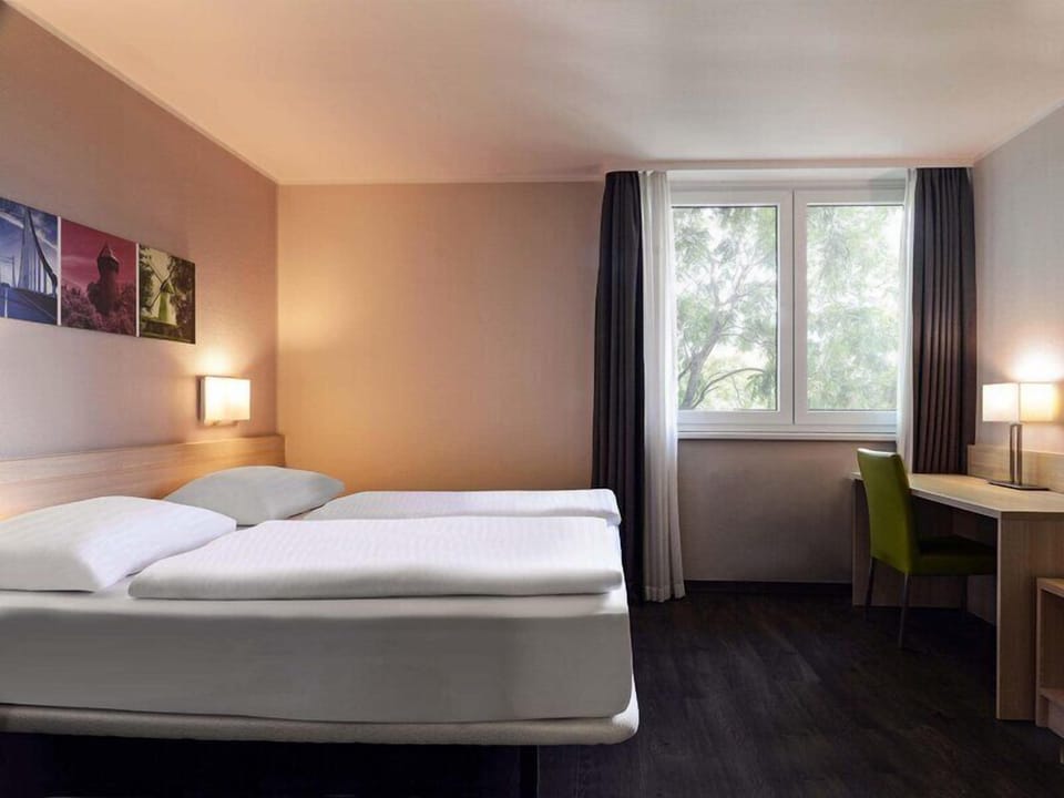 Double Room | Premium bedding, in-room safe, desk, blackout drapes