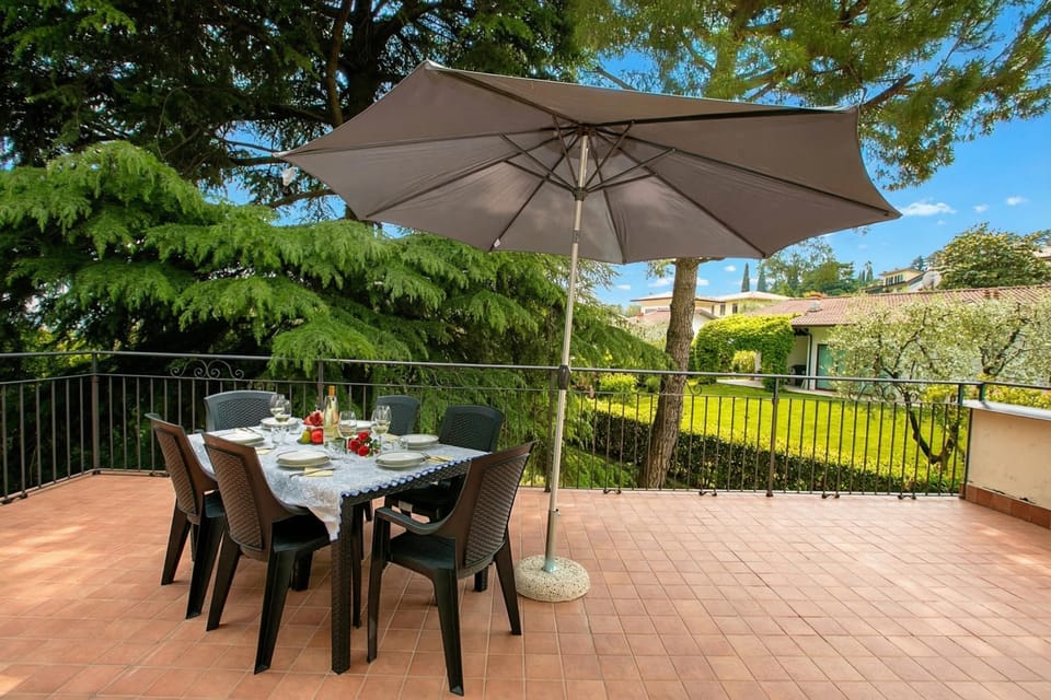 Family Apartment, Multiple Bedrooms (Villa Alberti Appartamento Emma) | Outdoor dining