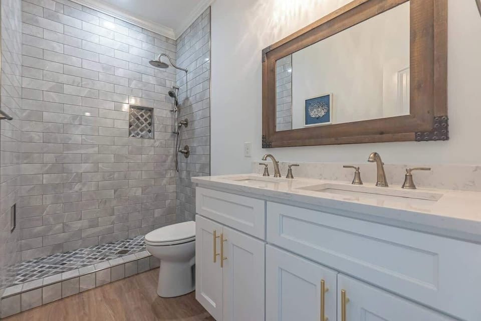 Full Bathroom