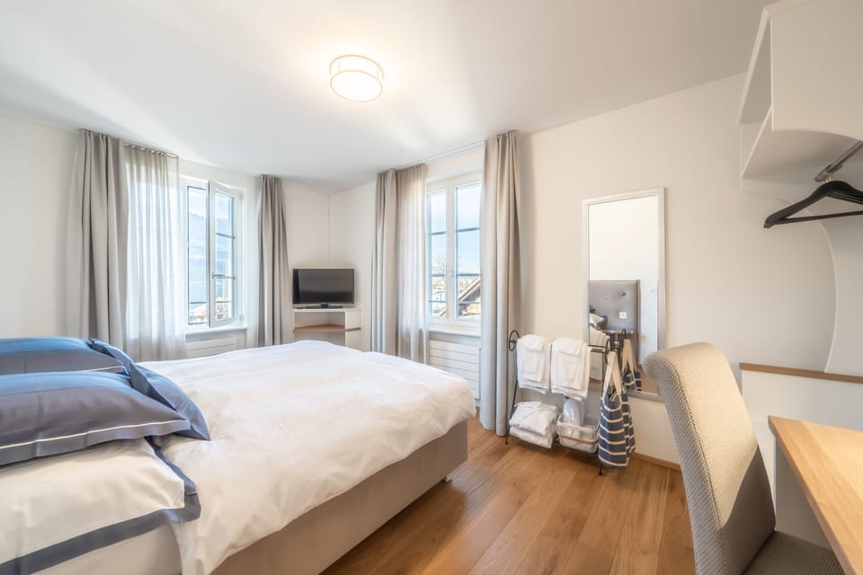 Villa, 6 Bedrooms, Non Smoking, Lake View | Premium bedding, down comforters, minibar, desk