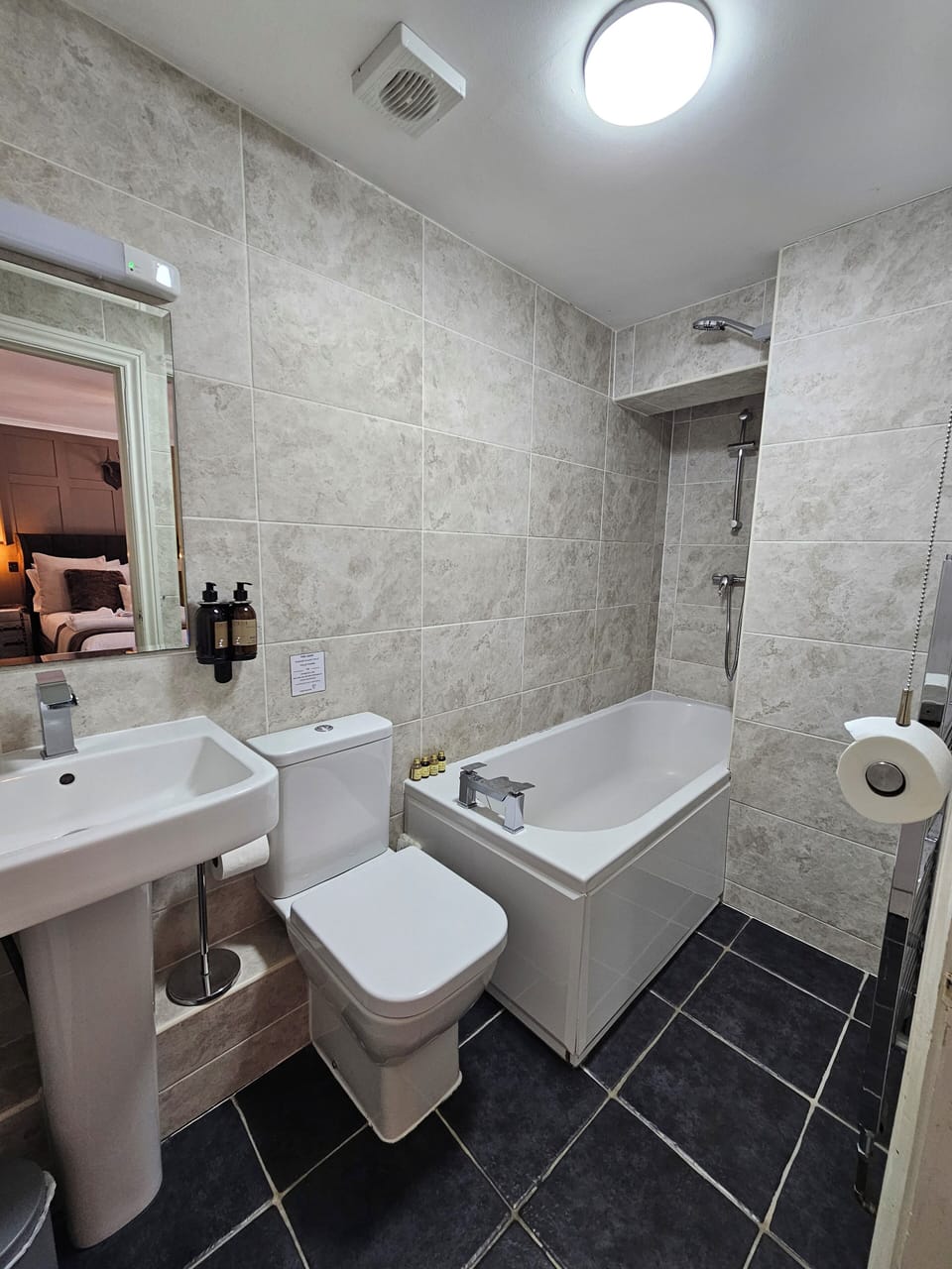 Double Room (Deers Forest) | Bathroom | Combined shower/tub, deep soaking tub, free toiletries, hair dryer