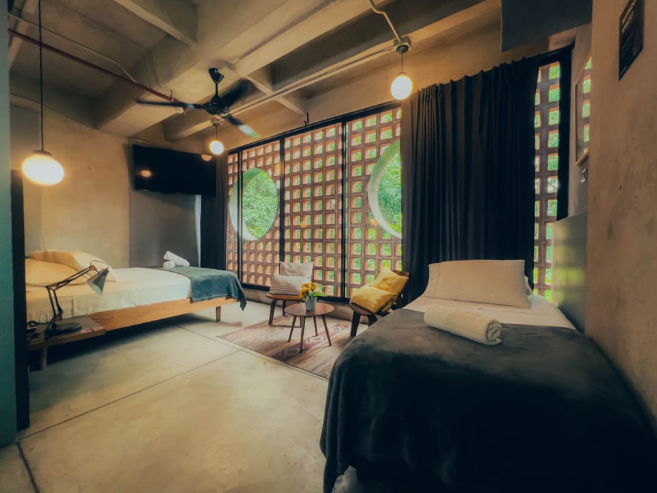 Studio (Triple) | Blackout drapes, free WiFi, bed sheets