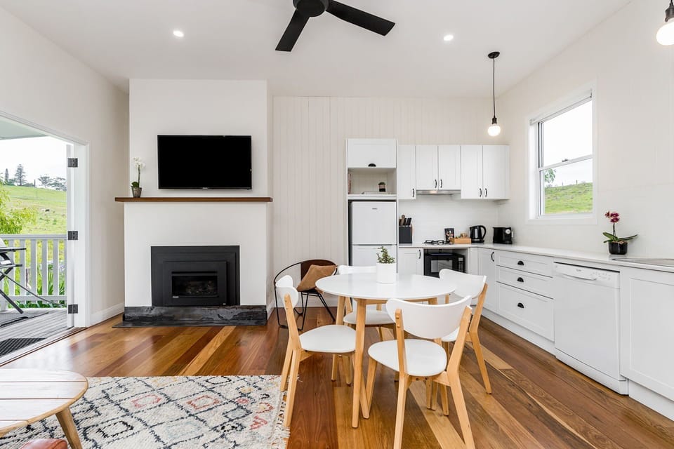 Living area in Cottage Daisy with fireplace