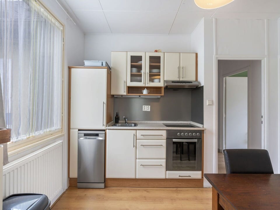 Kitchen Appliance, Kitchen, Furniture, Major Appliance, Interior Design, Countertop, Flooring, Wood, Cabinetry, Home Appliance