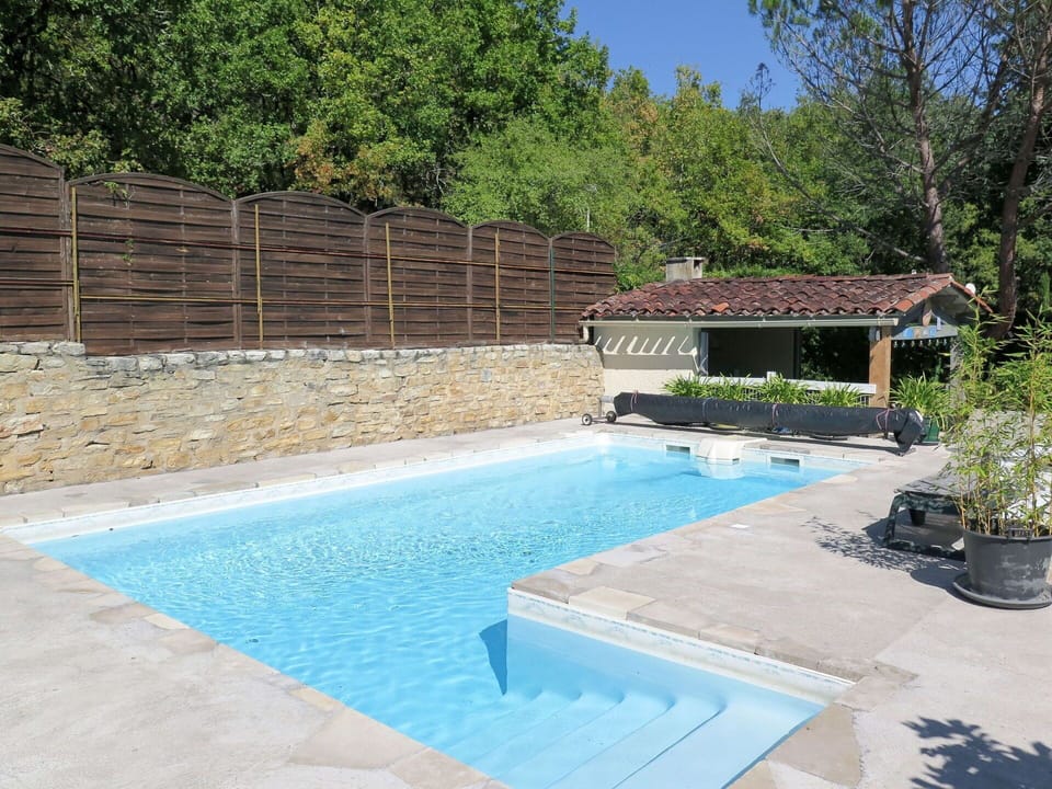Water, Plant, Building, Property, Swimming Pool, Tree, Azure, Sky, Flowerpot, Shade