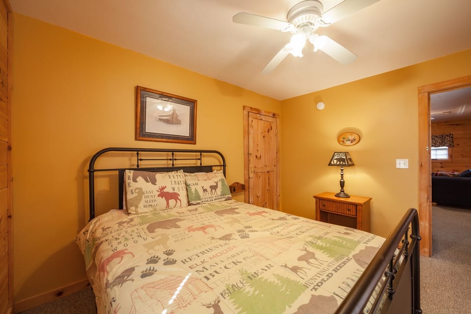 Cabin, 2 Bedrooms | 2 bedrooms, iron/ironing board, free WiFi, bed sheets