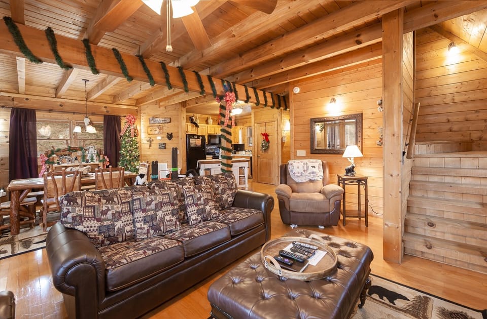 Cabin, 2 Bedrooms | Living room | Smart TV, video-game console