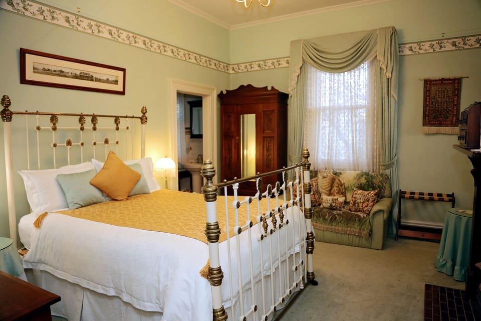 Signature Queen Suite | Egyptian cotton sheets, premium bedding, down comforters, pillowtop beds