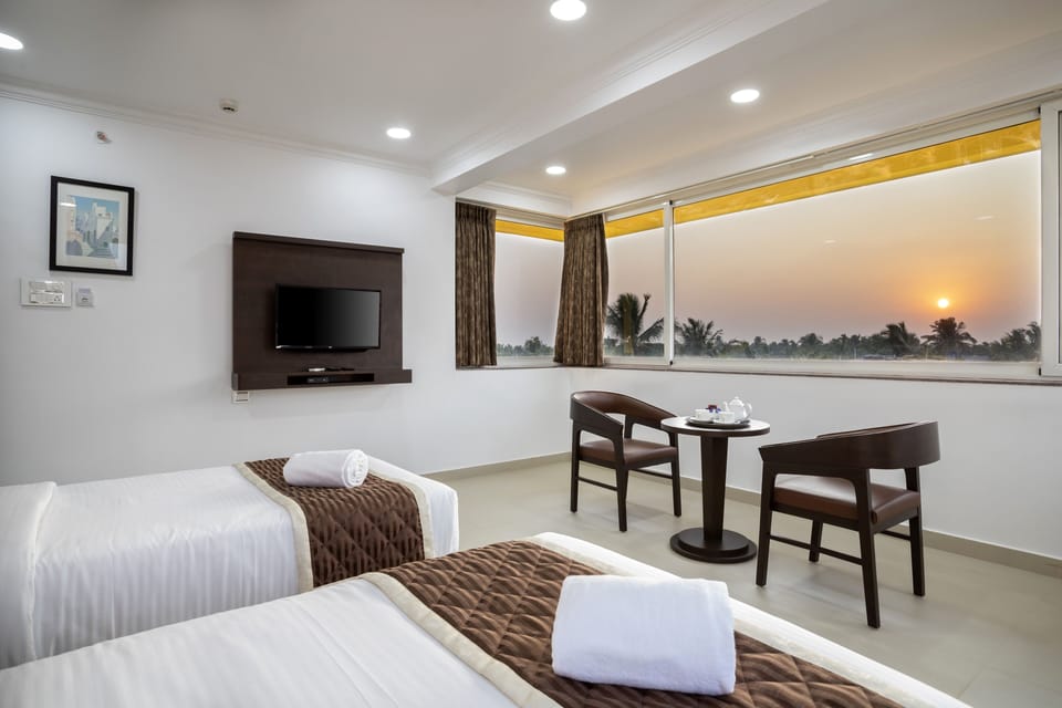 Superior Double or Twin Room | Minibar, in-room safe, individually decorated, individually furnished