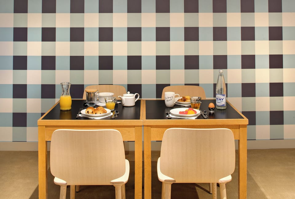 Daily continental breakfast (EUR 12.90 per person)