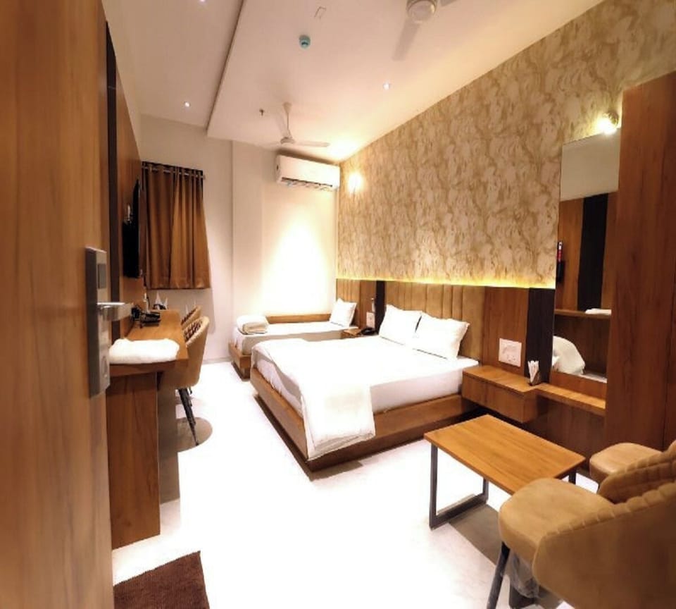Classic Room | Desk, free WiFi, wheelchair access