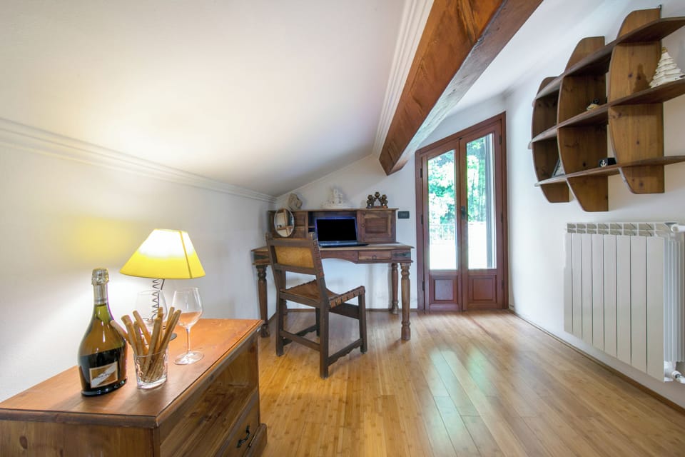 Family Villa, 3 Bedrooms, 2 Bathrooms, Mountainside (Villa Monte Enrico - With Pool) | Interior