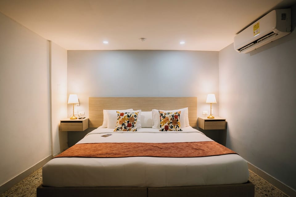 Triple Room | Individually decorated, individually furnished, laptop workspace