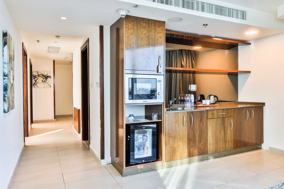 Family Suite | Minibar, in-room safe, blackout drapes, soundproofing