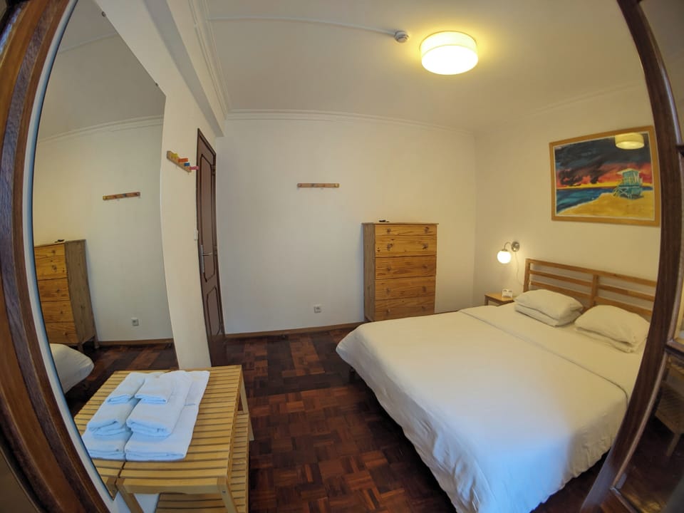 WiFi (free), bed sheets