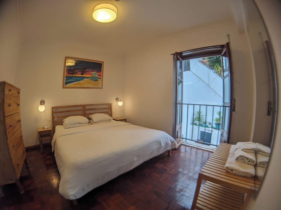 WiFi (free), bed sheets