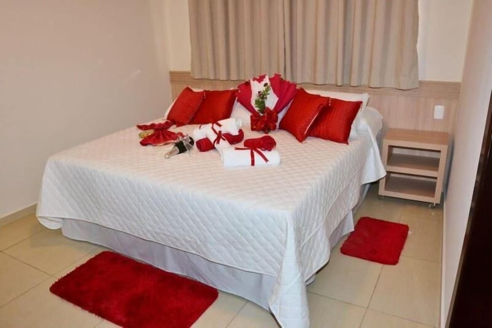 Minibar, free WiFi, bed sheets