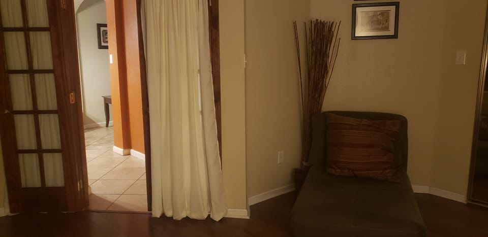 Sitting area - Master bedroom