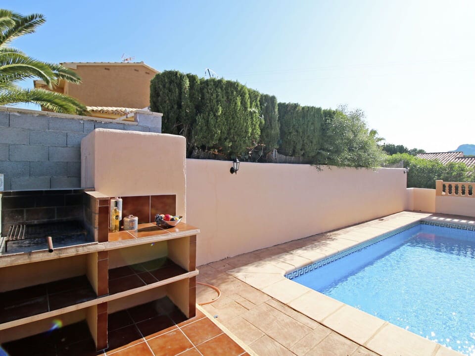 Sky, Water, Property, Building, Plant, Wood, Shade, Swimming Pool, Interior Design, Land Lot