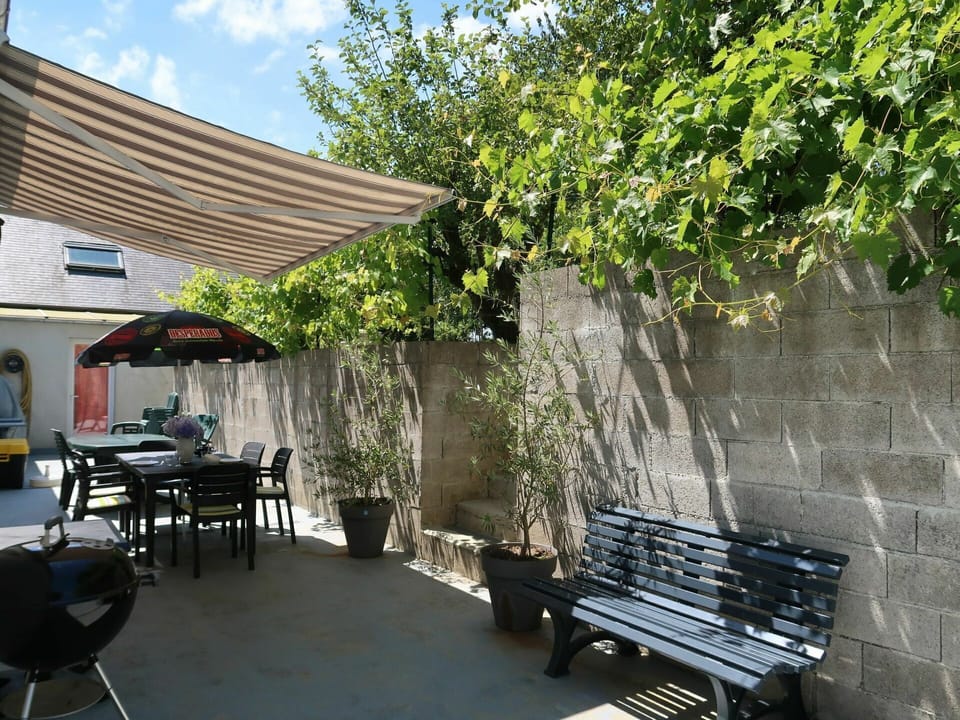 Property, Patio, Real Estate, Backyard, Courtyard, Building, Tree, Shade, Architecture, House