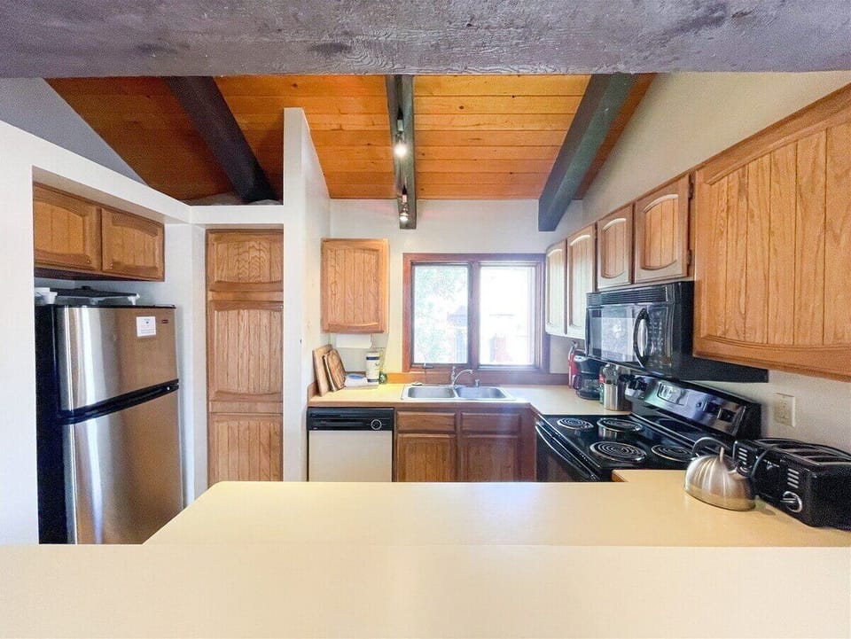 Sunrise 23- Kitchen