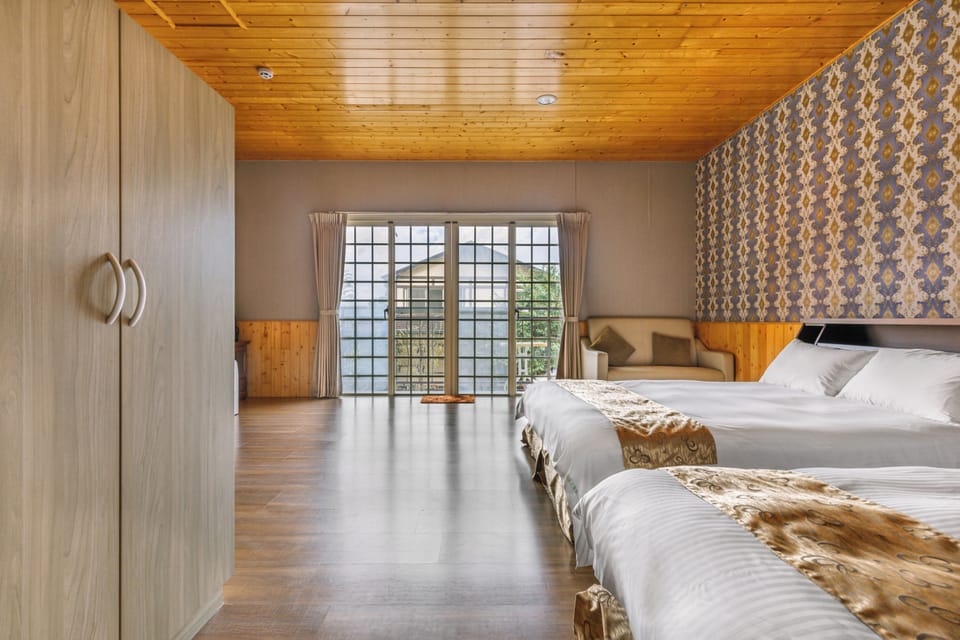 Quadruple room with balcony | Free WiFi, bed sheets
