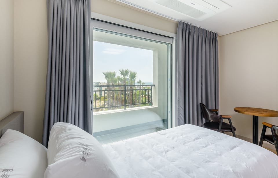 Room (For 2) | Blackout drapes, soundproofing, free WiFi