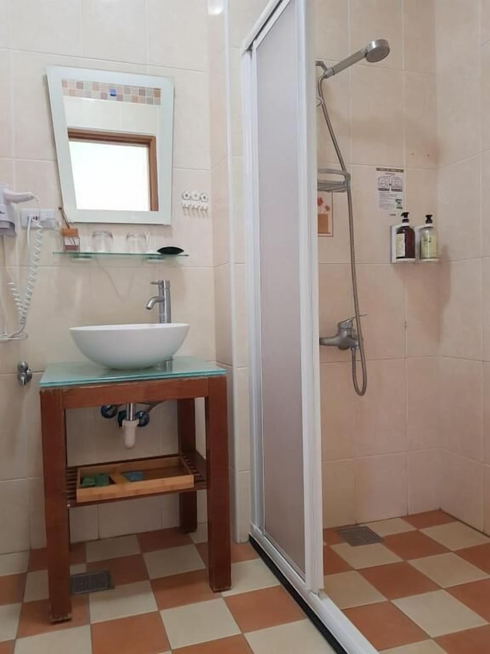 Comfort Double Room, 1 Double Bed, Mountain View | Bathroom | Shower, free toiletries, hair dryer, slippers