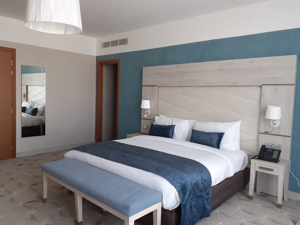Minibar, in-room safe, desk, blackout drapes