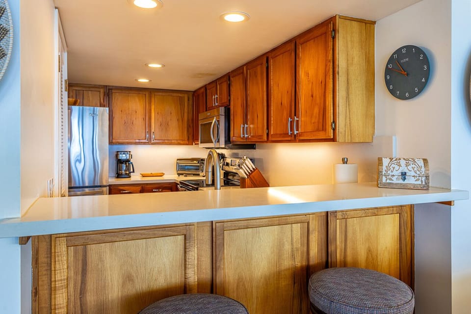 Breakfast bar allows for additional seating