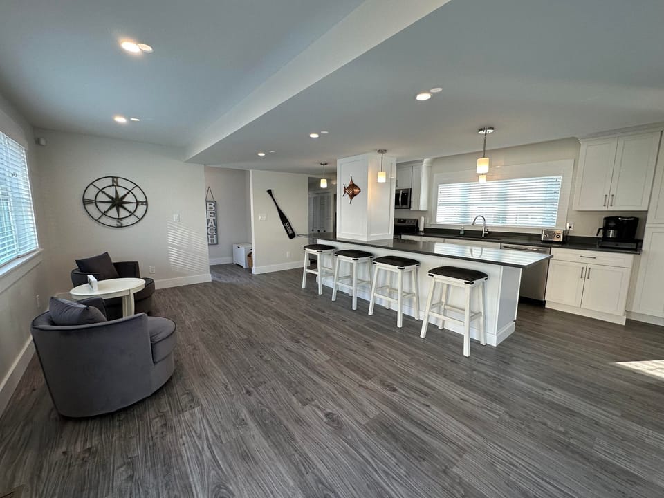 Full kitchen