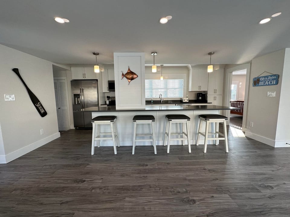 Full kitchen