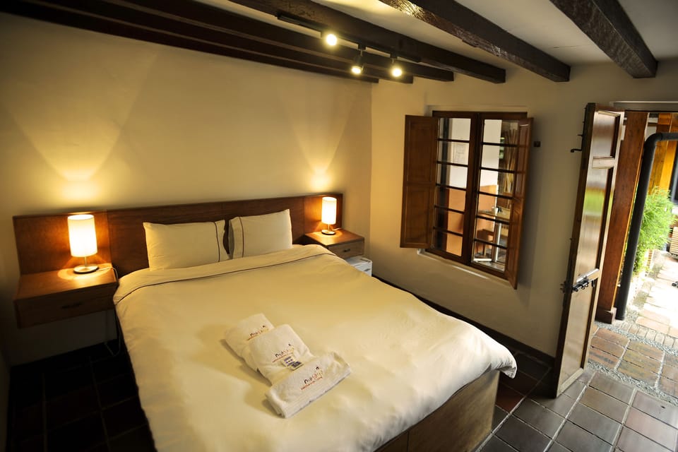Individually decorated, free WiFi, bed sheets