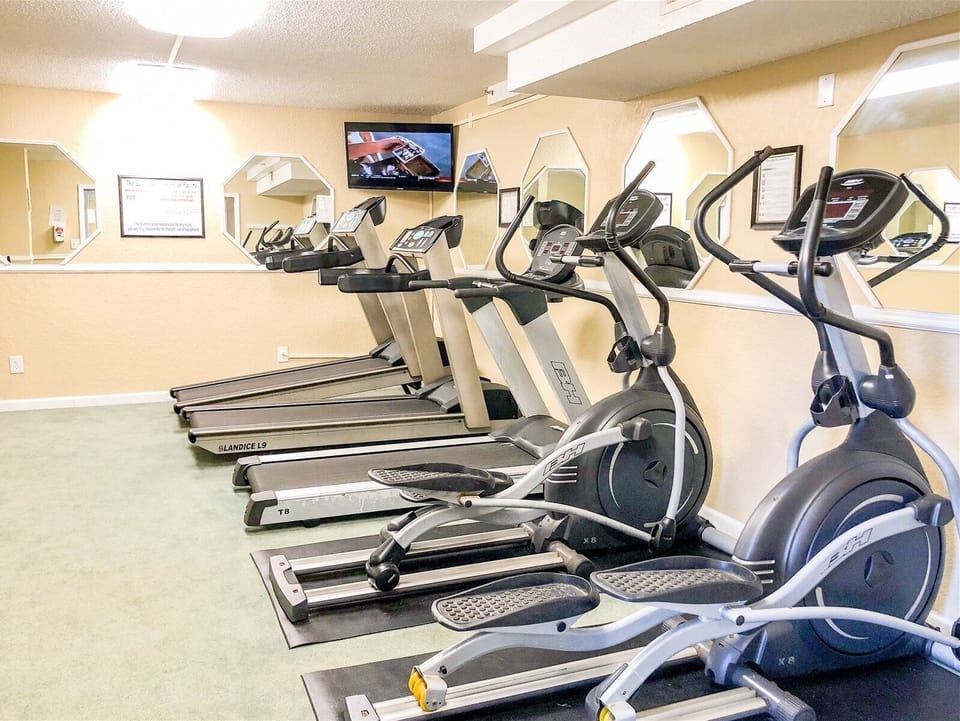 The Summit 105 Apartment in Upper Grand Lagoon