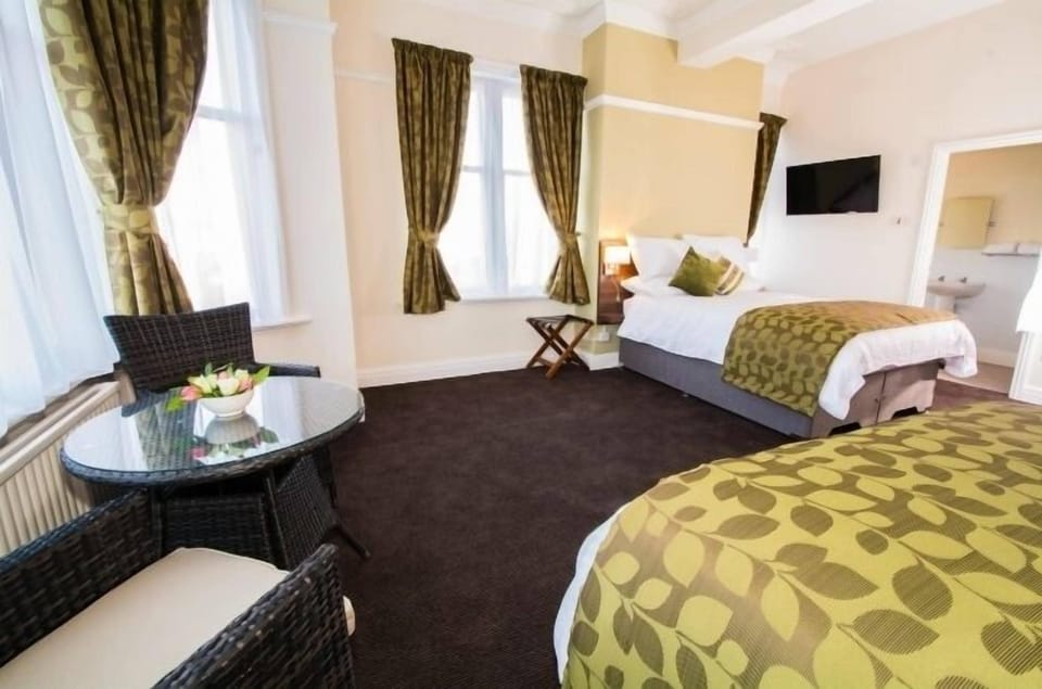 Superior Double or Twin Room | Iron/ironing board, free WiFi, bed sheets