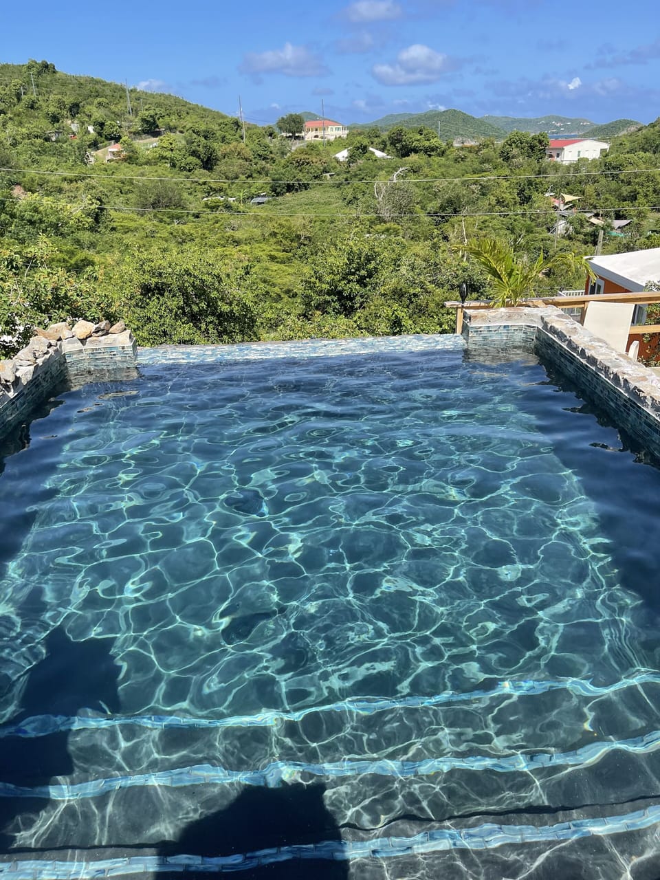 Infinity edge top pool