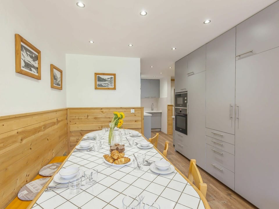 Property, Room, Interior Design, Yellow, Real Estate, Building, Furniture, Ceiling, House, Floor