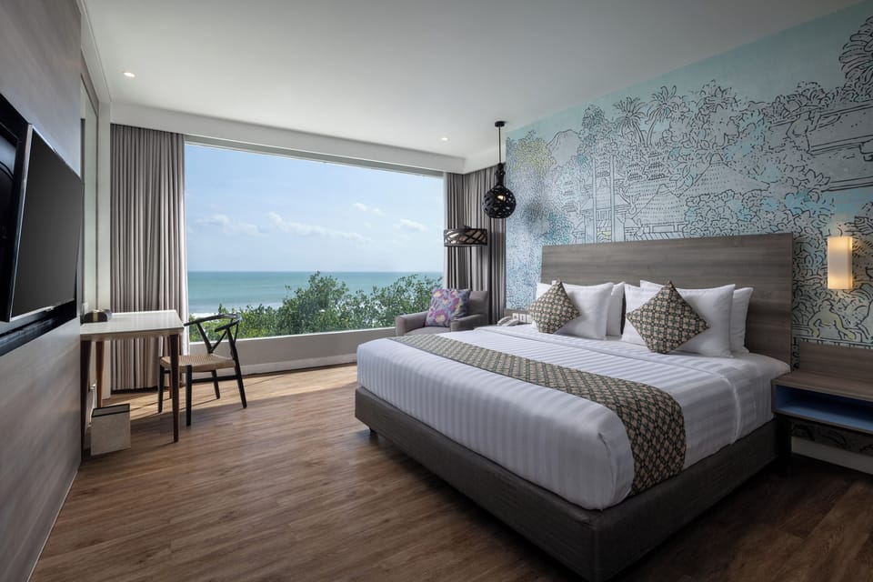 Suite, 1 King Bed, Ocean View | Premium bedding, in-room safe, desk, iron/ironing board