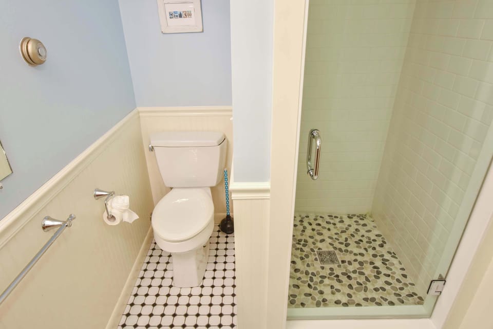 1st Floor Full Bathroom w/ Shower