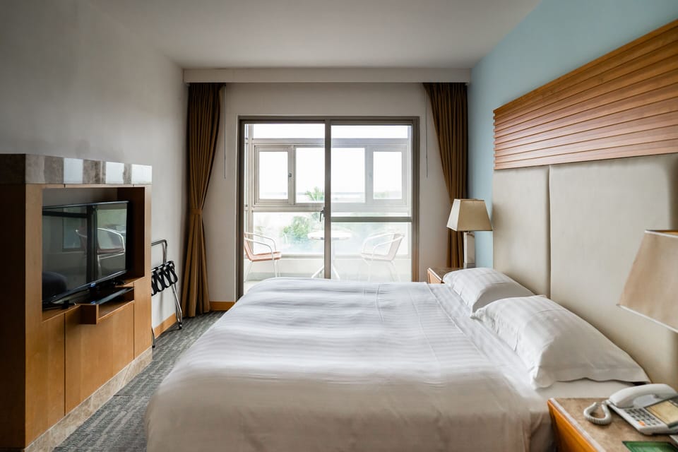 Deluxe Double Room w/ balcony | Down comforters, minibar, in-room safe, desk