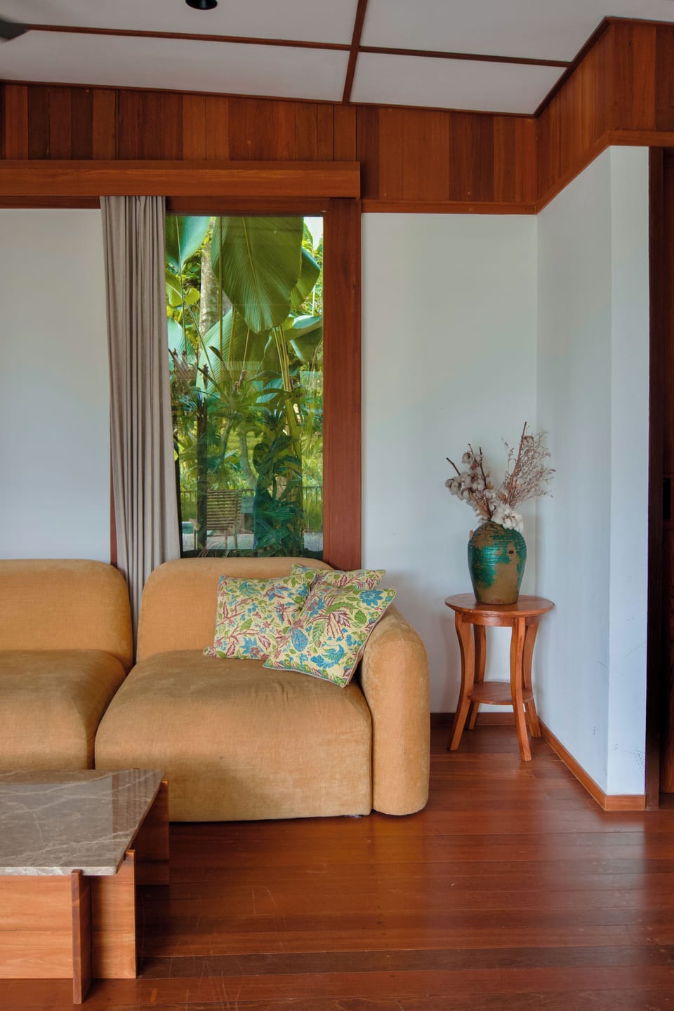 Family House | Living area | MP3 dock